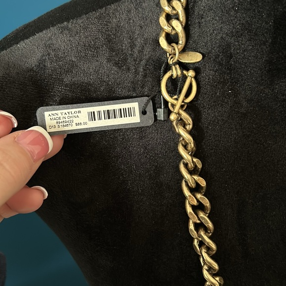 Ann Taylor Gold Coin Necklace NWT - Picture 5 of 5